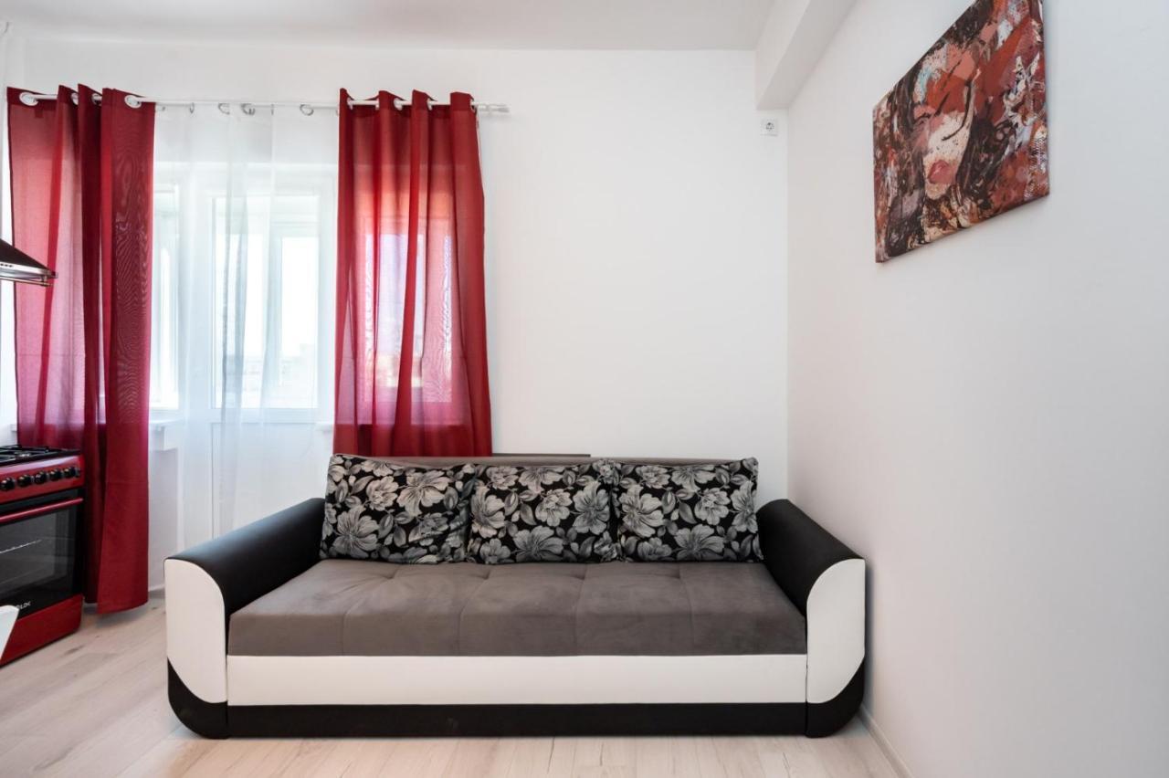 Spacious And Cozy Apartment In Central Бухарест Экстерьер фото