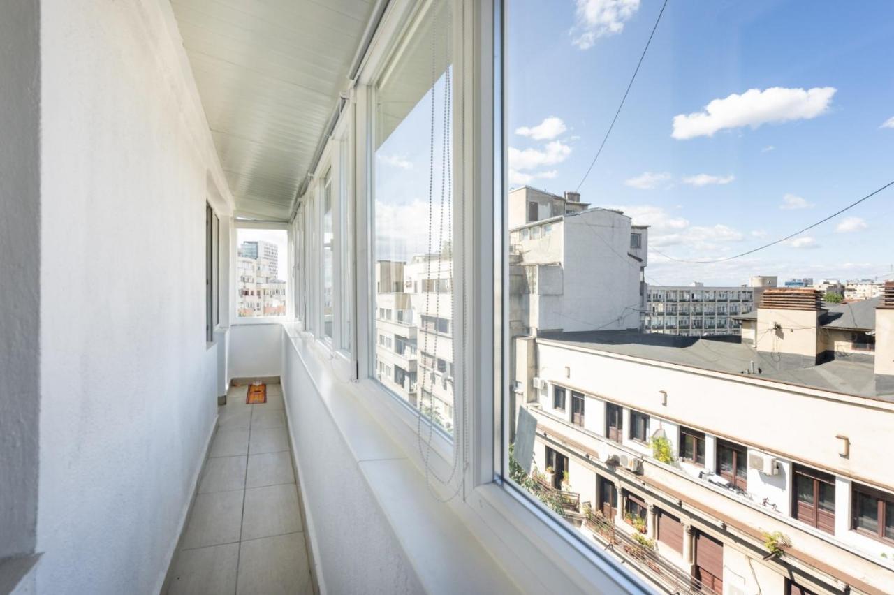 Spacious And Cozy Apartment In Central Бухарест Экстерьер фото